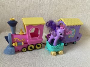 1043. Train with Pony (1)