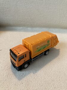1048. Garbage truck (2)